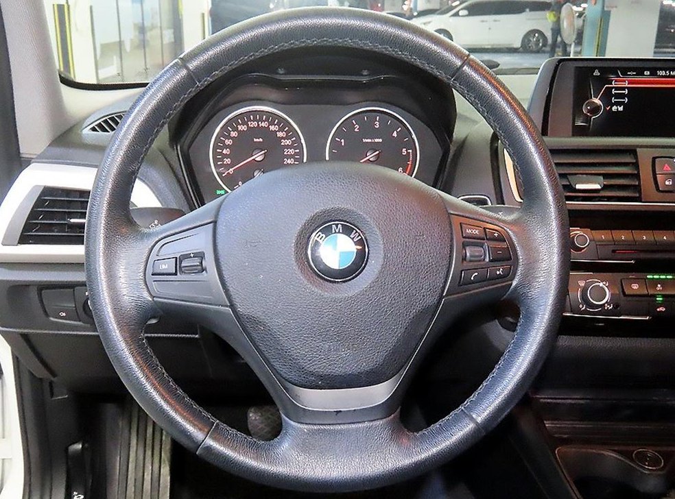 BMW 1시리즈 118d 스포츠 사진 8
