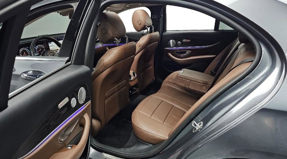벤츠 E 클래스 E300 4MATIC 아방가르드 사진 17