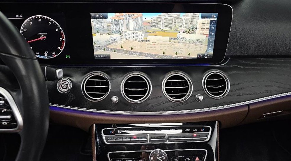 벤츠 E 클래스 E300 4MATIC 아방가르드 사진 20
