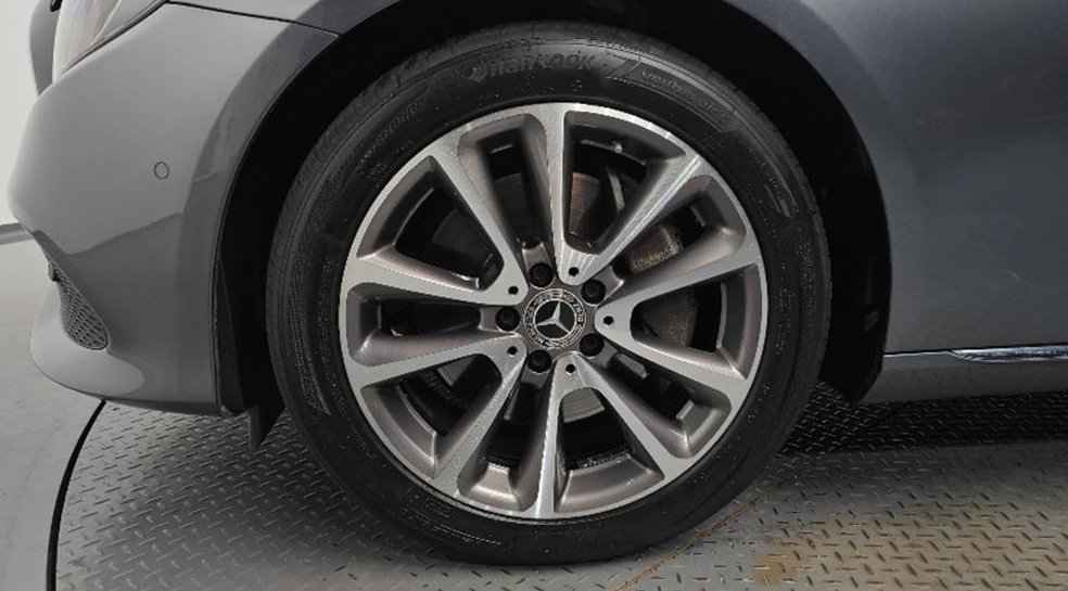 벤츠 E 클래스 E300 4MATIC 아방가르드 사진 5