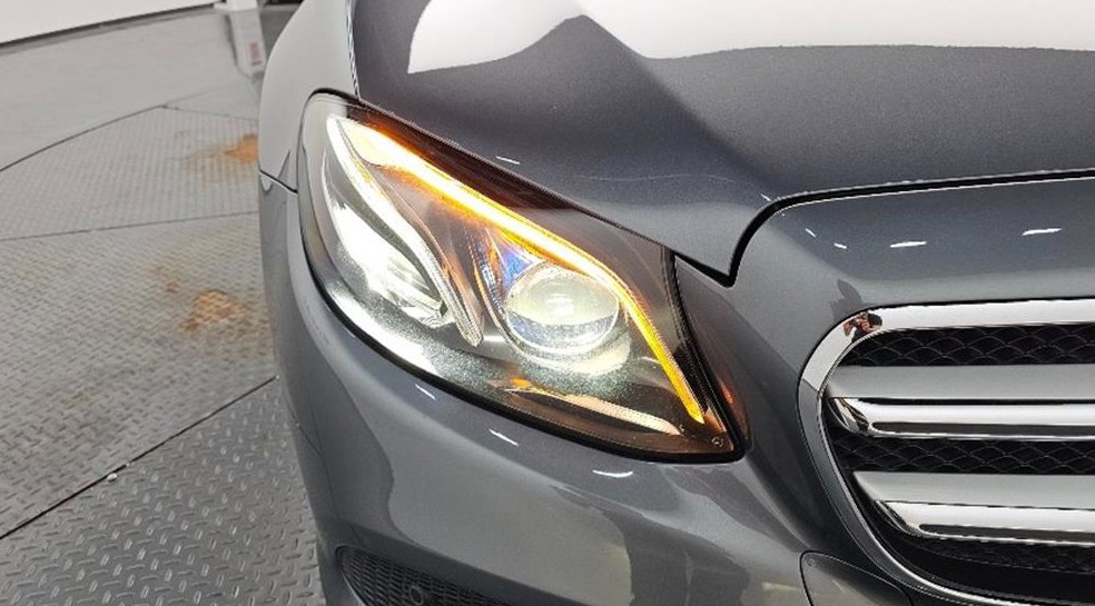 벤츠 E 클래스 E300 4MATIC 아방가르드 사진 7