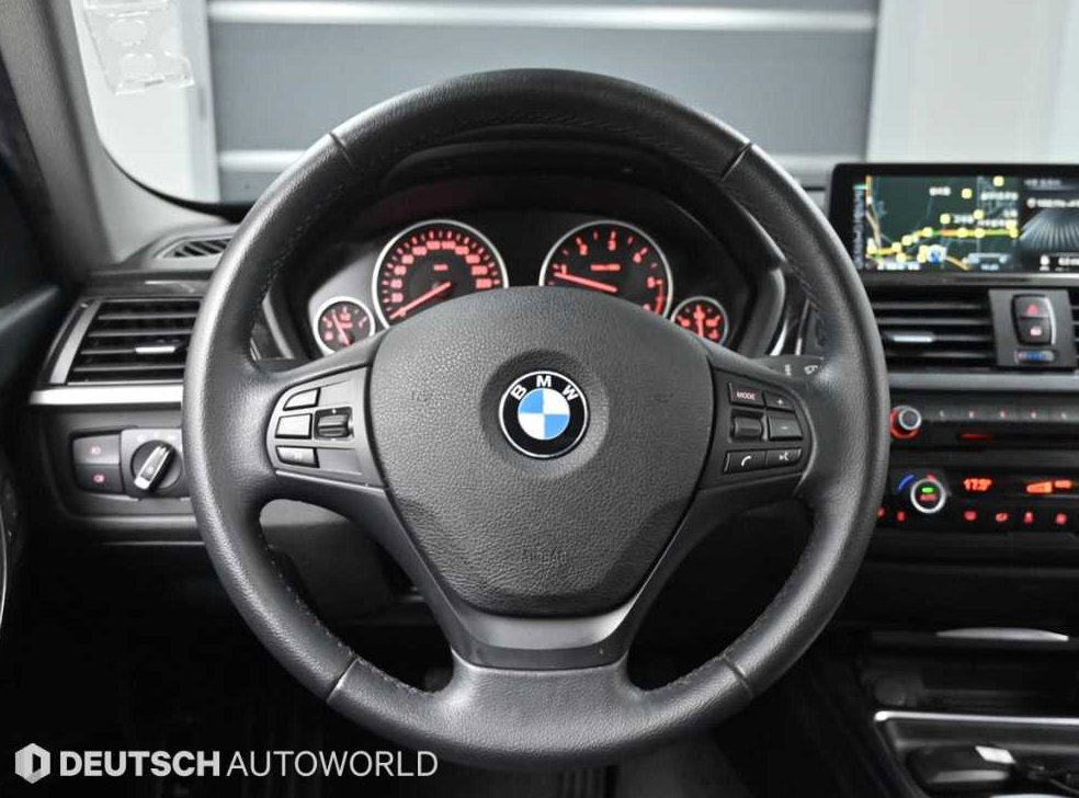 BMW 3시리즈 320d 사진 13