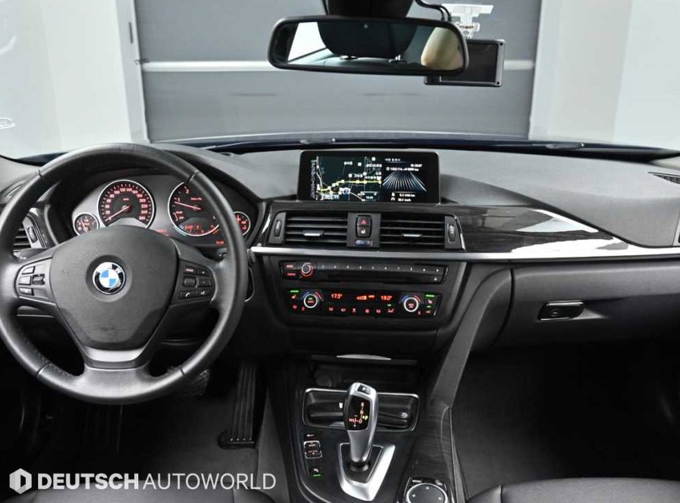 BMW 3시리즈 320d 사진 7
