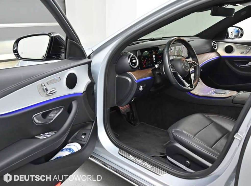 벤츠 E 클래스 E220d 4MATIC 익스클루시브 사진 11