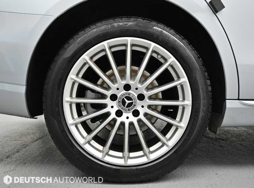 벤츠 E 클래스 E220d 4MATIC 익스클루시브 사진 5