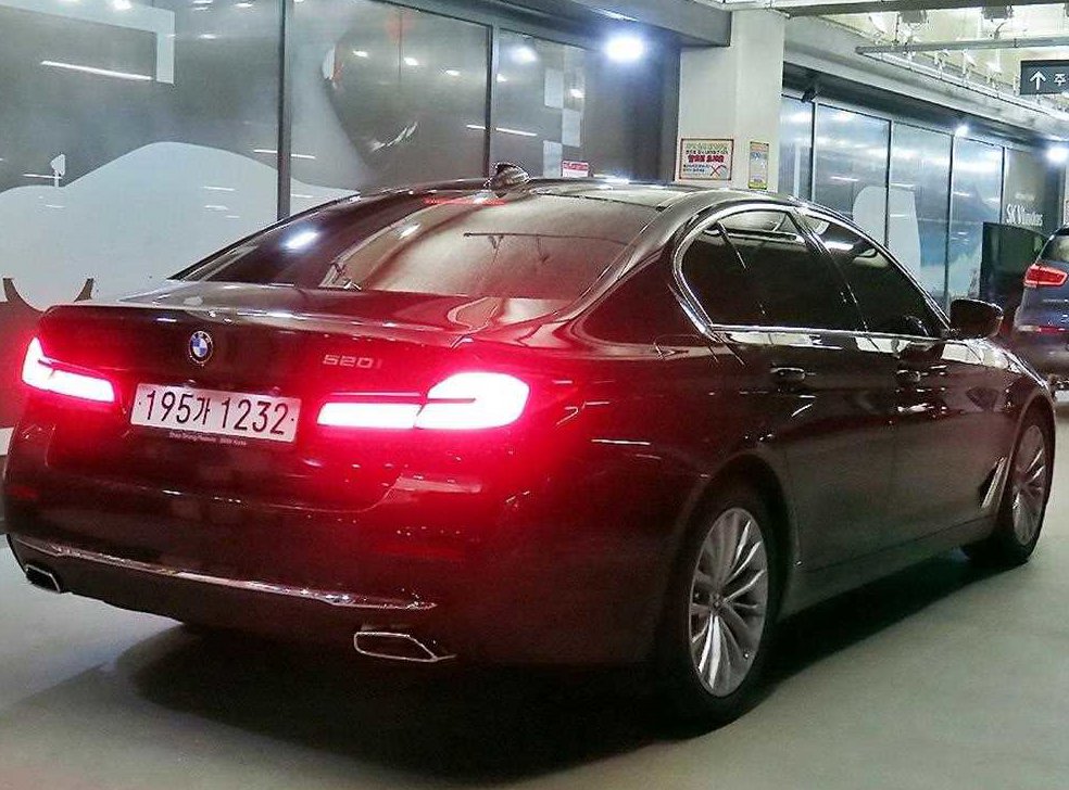 BMW 5시리즈 520i 럭셔리 사진 4