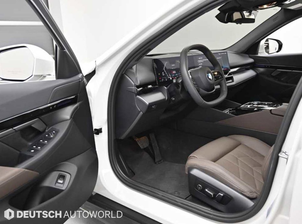 BMW 5시리즈 520i 사진 11
