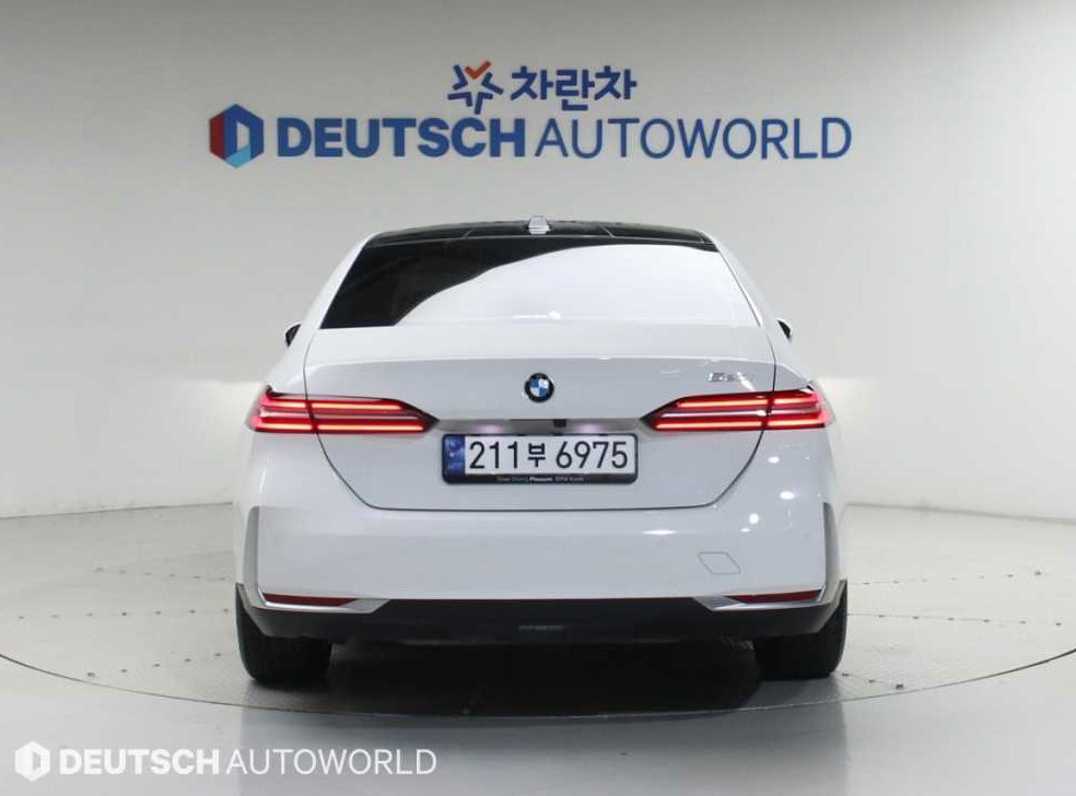 BMW 5시리즈 520i 사진 4
