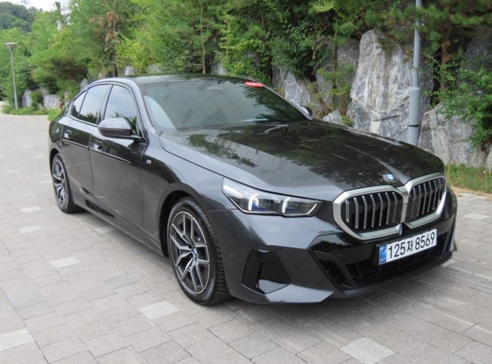 BMW 5시리즈 520i 사진 2