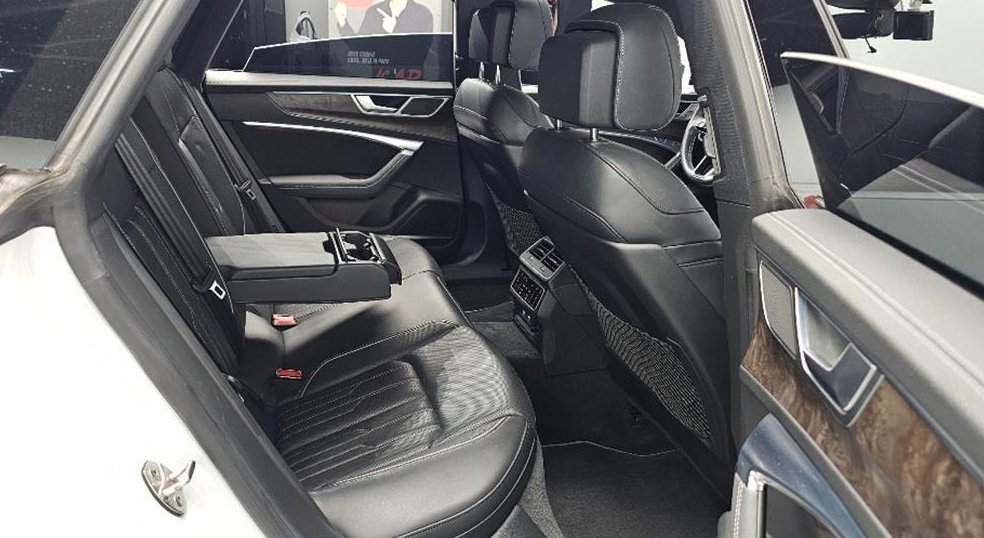 아우디 A7 55 TFSI 콰트로 프리미엄 사진 18