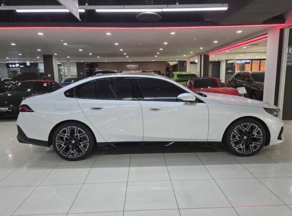 BMW 5시리즈 530i xDrive 사진 2
