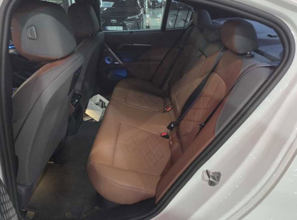 BMW 5시리즈 530i xDrive 사진 7