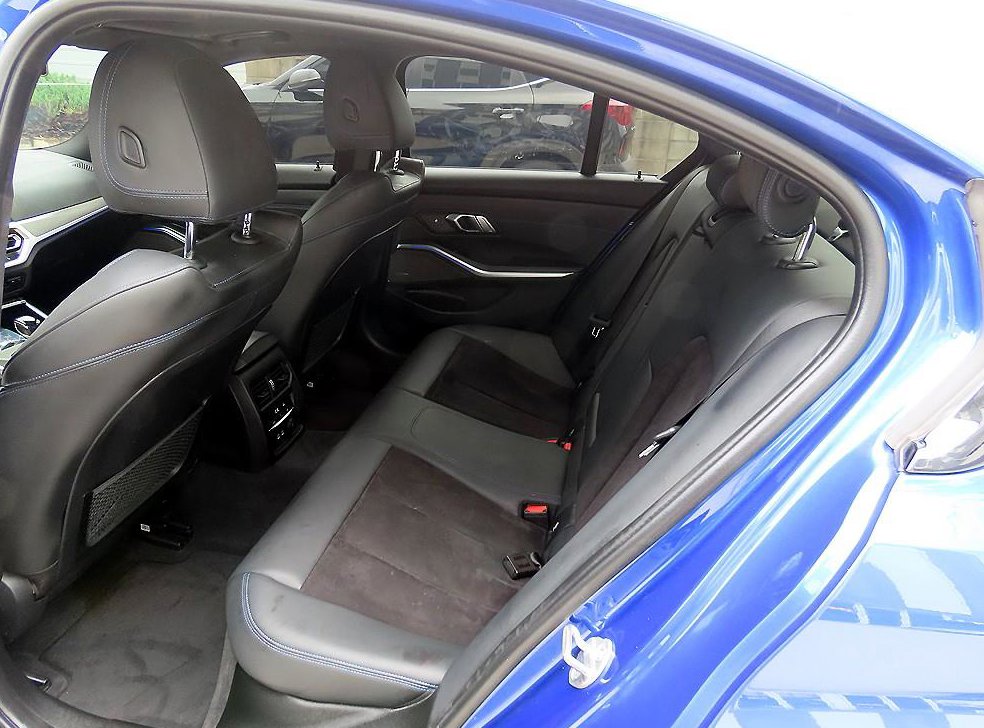 BMW 3시리즈 320i M 스포츠 사진 6