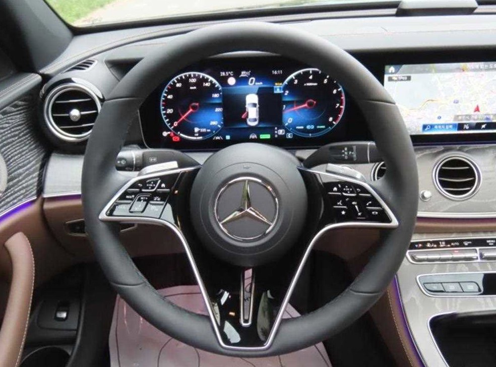 벤츠 E 클래스 E350 4MATIC 아방가르드 사진 15