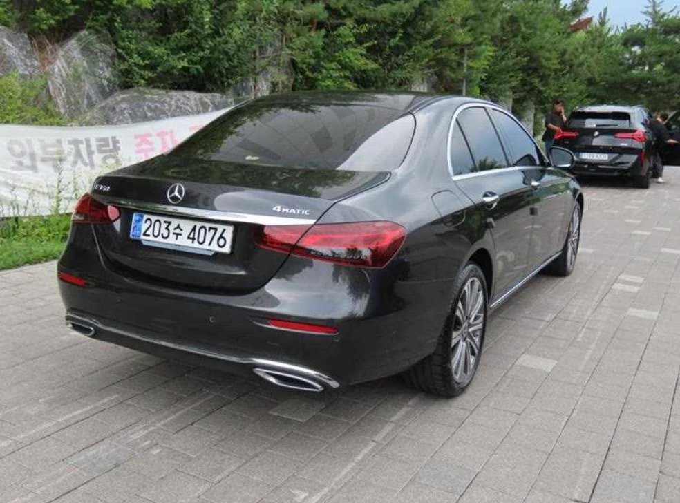 벤츠 E 클래스 E350 4MATIC 아방가르드 사진 3