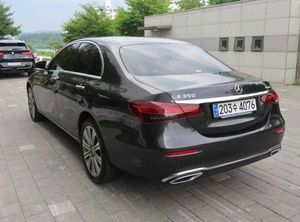 벤츠 E 클래스 E350 4MATIC 아방가르드 사진 4
