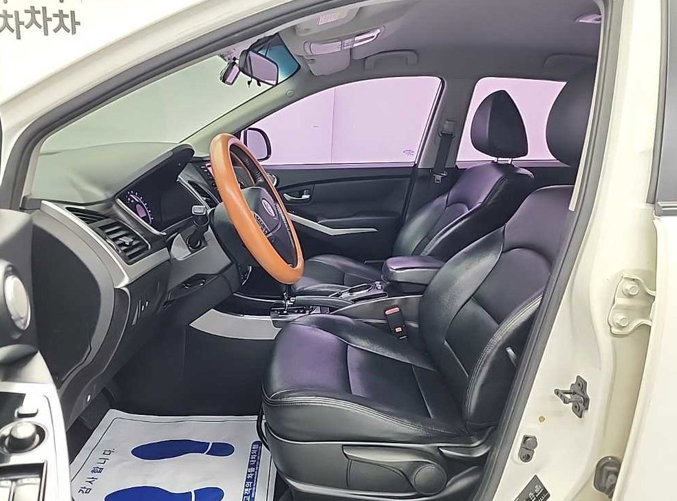 KG모빌리티(쌍용)  코란도 4WD 2.0 CVT 사진 11