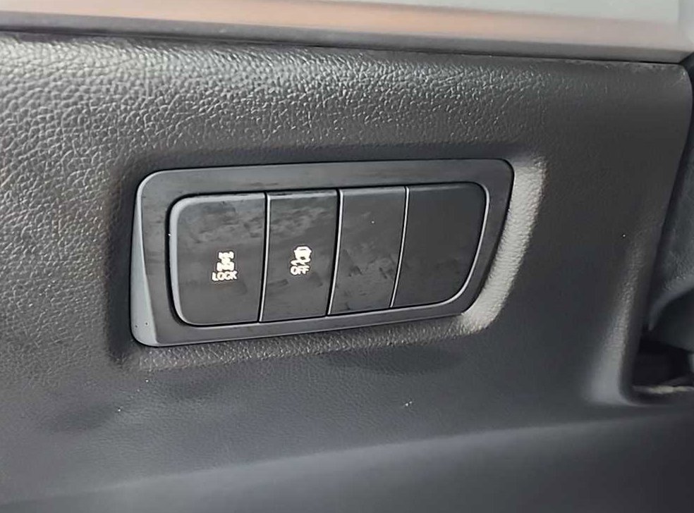 KG모빌리티(쌍용)  코란도 4WD 2.0 CVT 사진 15