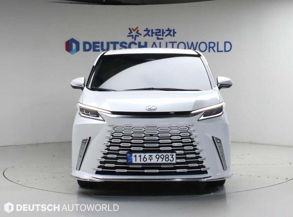 렉서스 LM 500h 이그제큐티브 사진 3