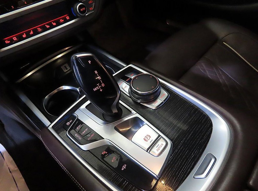 BMW 7시리즈 740d xDrive M 스포츠 사진 12