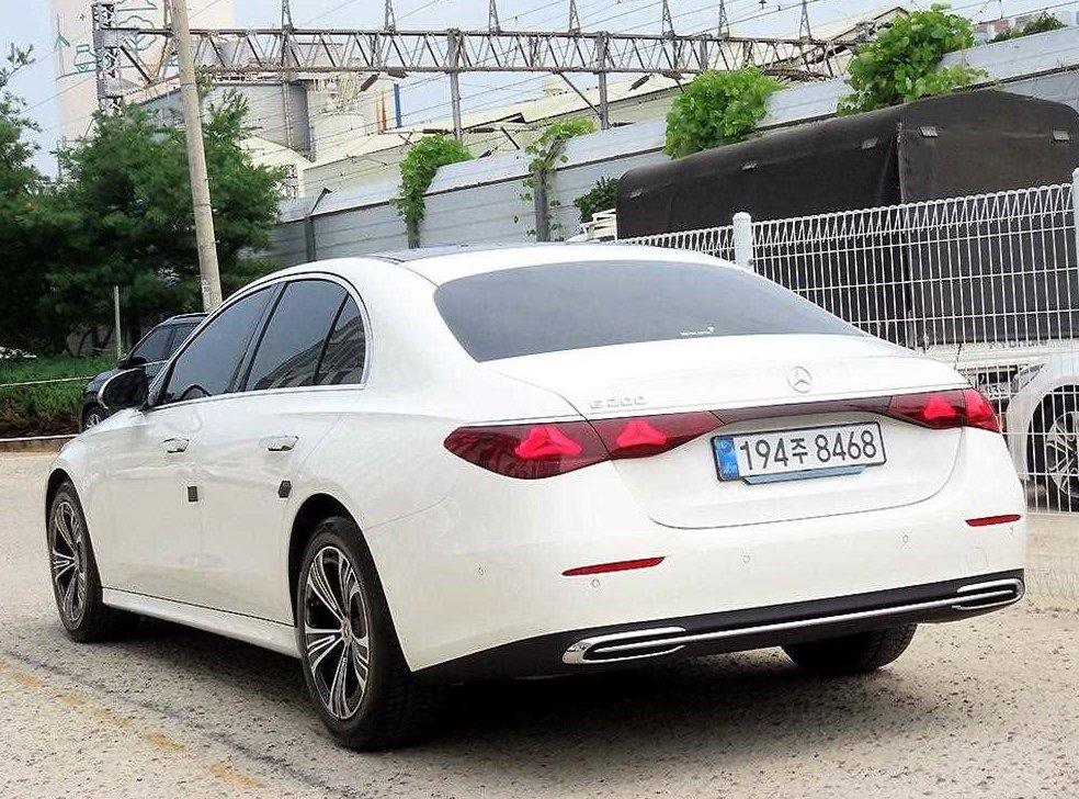 벤츠 E 클래스 E200 사진 4