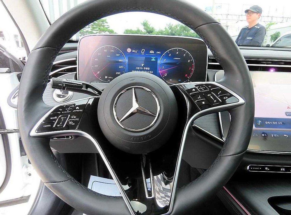 벤츠 E 클래스 E200 사진 9