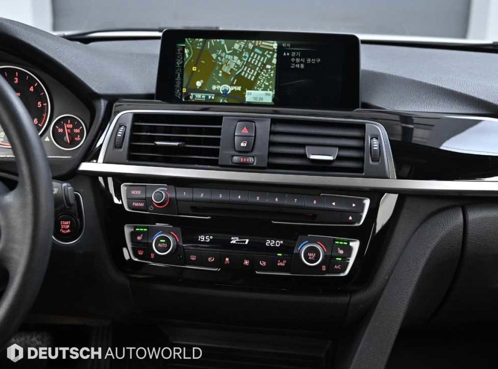BMW 3시리즈 320d 사진 14