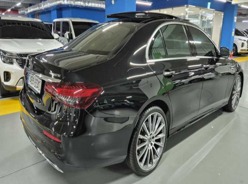 벤츠 E 클래스 E350 4MATIC 아방가르드 사진 4