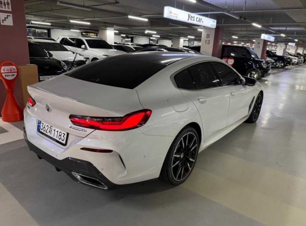 BMW 8시리즈 M850i xDrive 그란 쿠페 사진 3