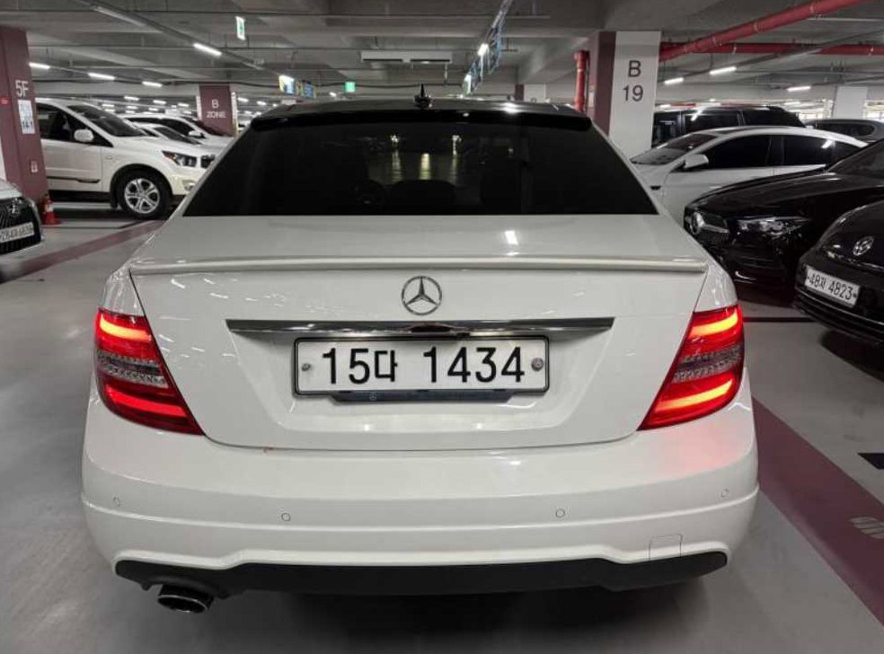 벤츠 C 클래스 C220 CDI 블루이피션시 사진 2