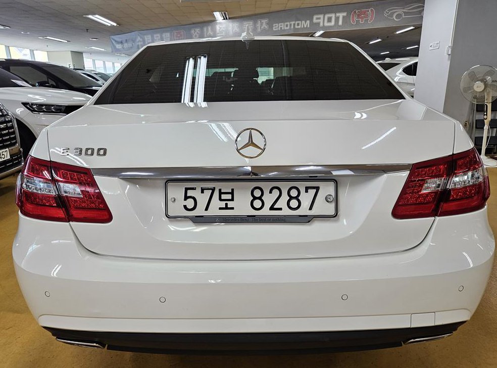 벤츠 E 클래스 E300 아방가르드 스포츠 패키지 사진 3