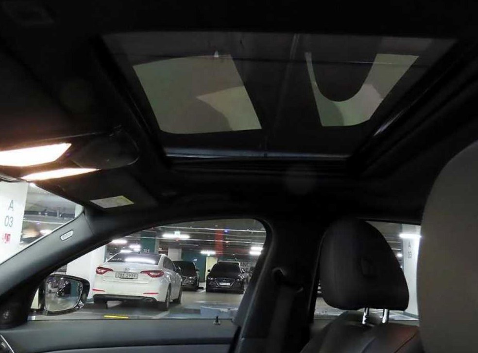 BMW 3시리즈 320i M 스포츠 사진 17