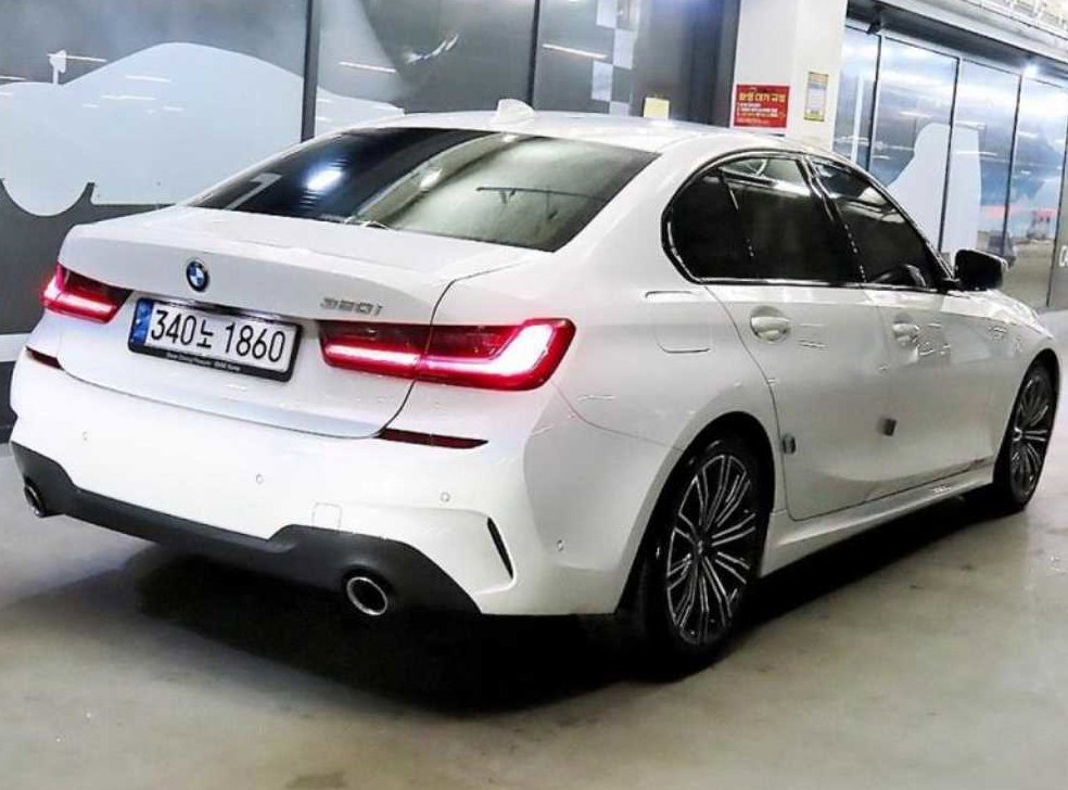 BMW 3시리즈 320i M 스포츠 사진 4