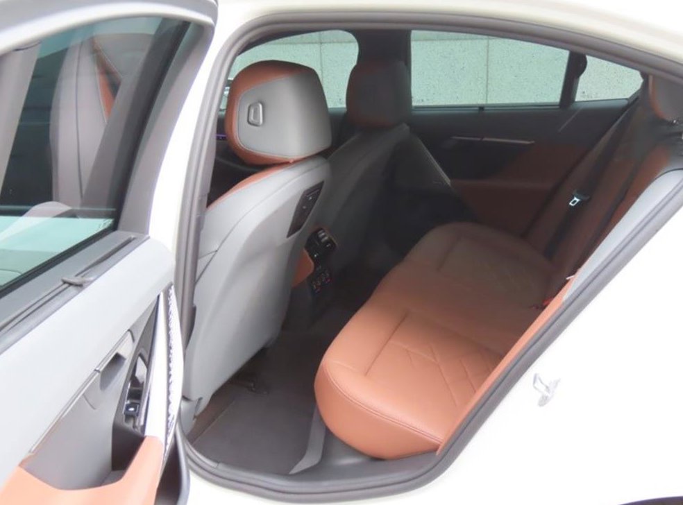 BMW 5시리즈 530i xDrive 사진 14