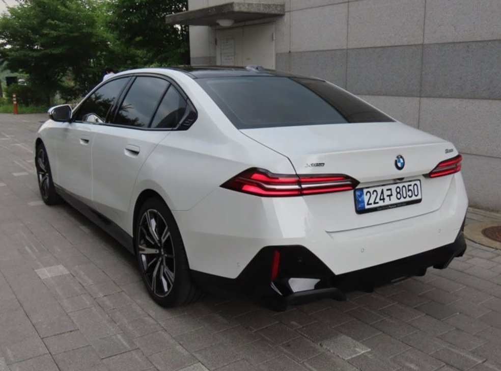 BMW 5시리즈 530i xDrive 사진 4