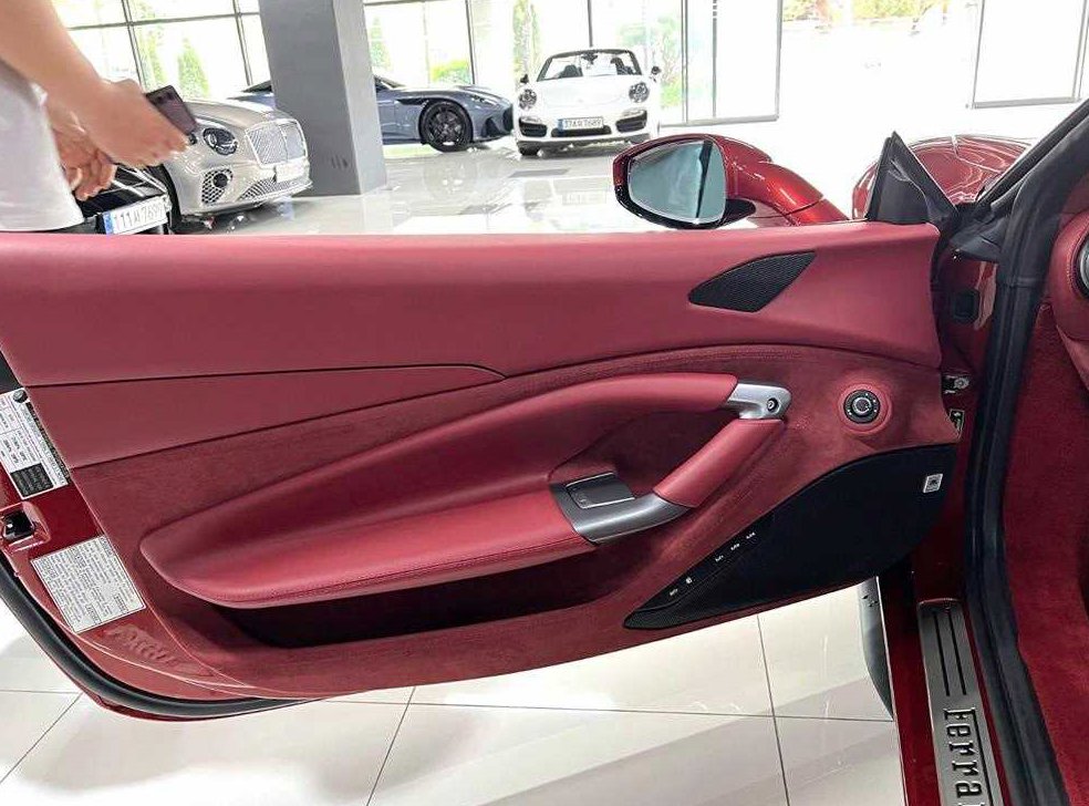 페라리 F8 3.9 V8 사진 11