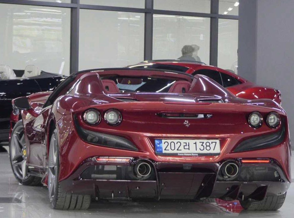 페라리 F8 3.9 V8 사진 2