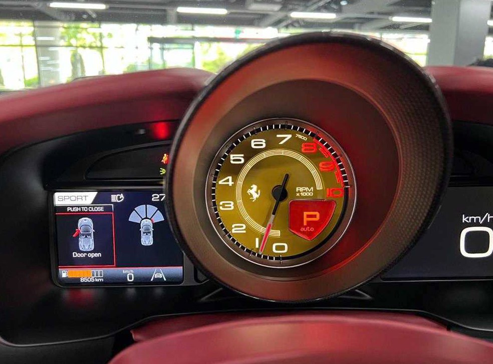 페라리 F8 3.9 V8 사진 4
