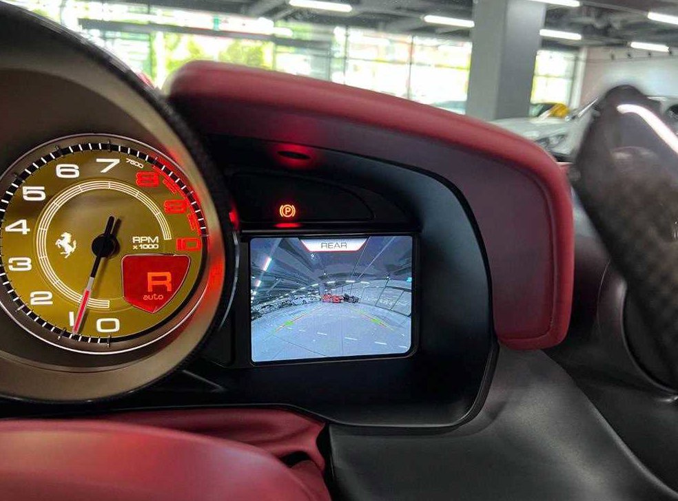페라리 F8 3.9 V8 사진 6