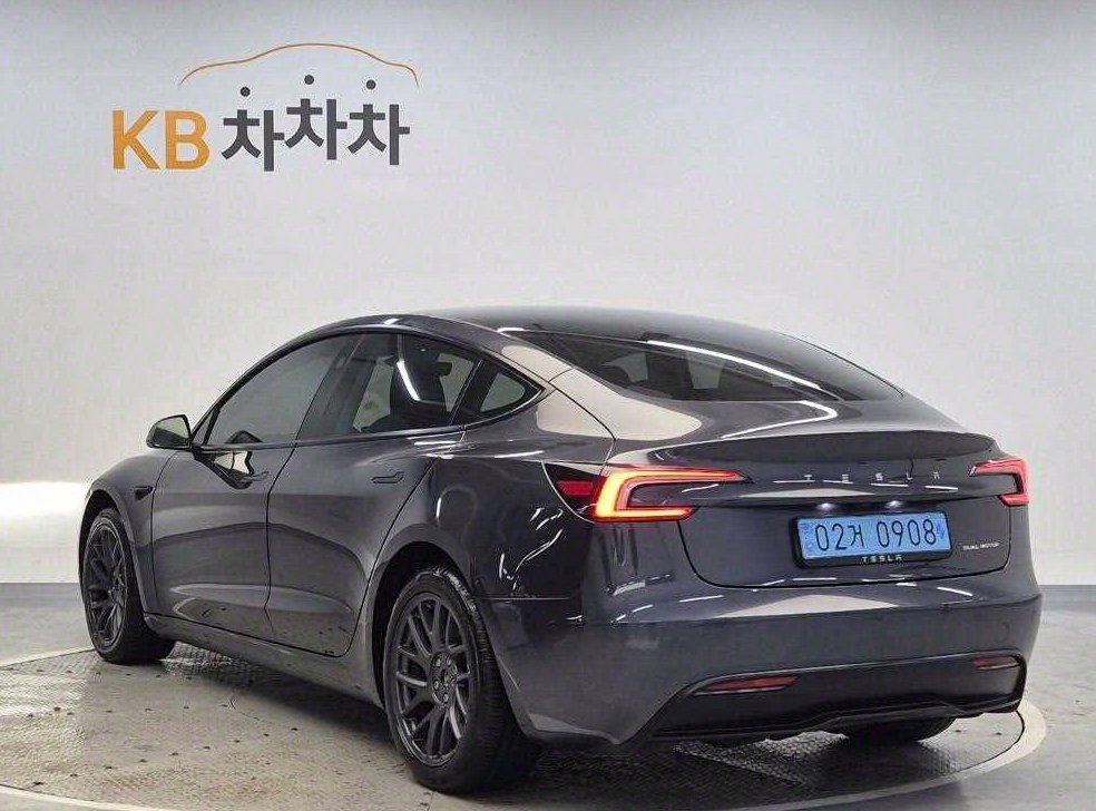 테슬라 모델 3 롱 레인지 사진 2