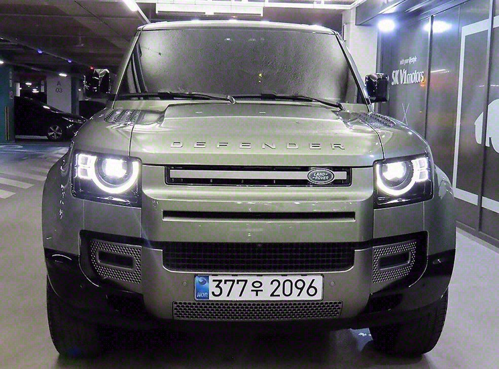 랜드로버 디펜더 130 D300 X-Dynamic SE 사진 2