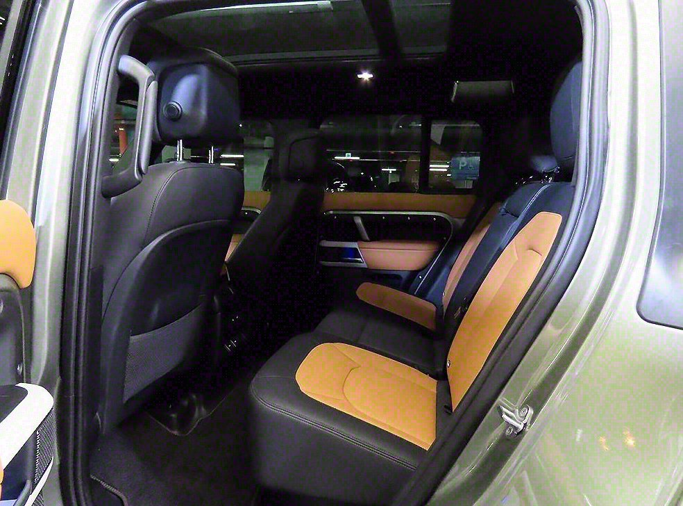 랜드로버 디펜더 130 D300 X-Dynamic SE 사진 7