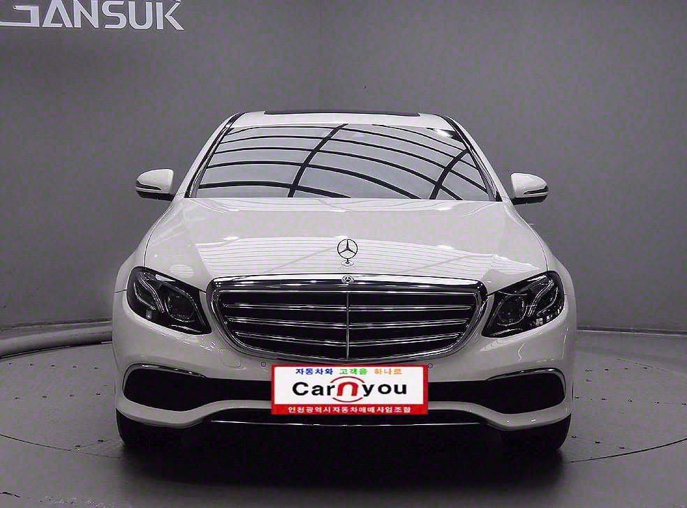벤츠 E 클래스 E220d 4MATIC 익스클루시브