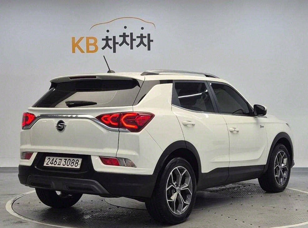KG모빌리티(쌍용)  코란도 2WD 가솔린 1.5 C5 플러스 사진 3