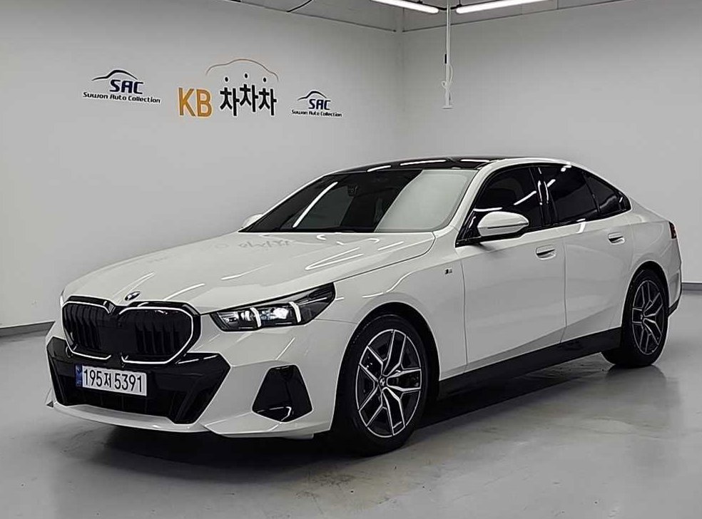 BMW 5시리즈 520i 사진 2