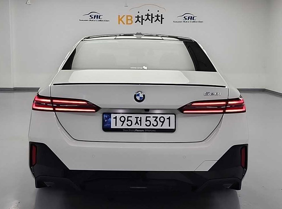 BMW 5시리즈 520i 사진 4