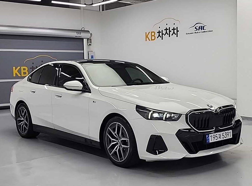 BMW 5시리즈 520i 사진 5