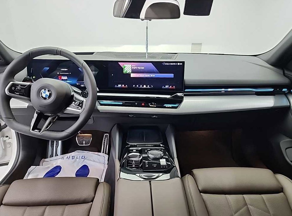 BMW 5시리즈 520i 사진 8