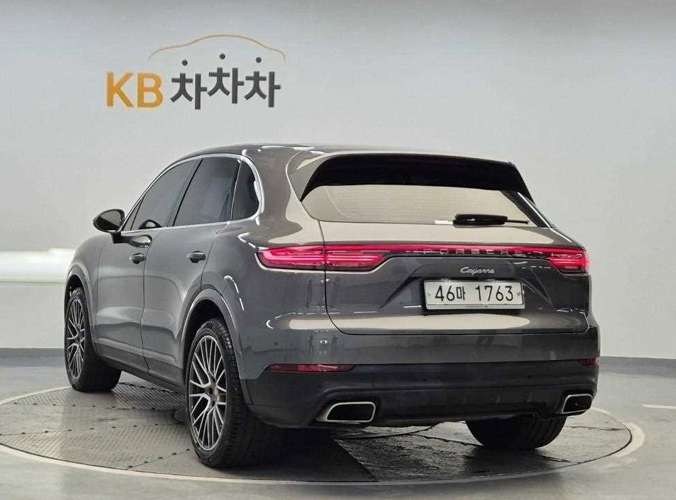 포르쉐 카이엔 3.0 사진 2