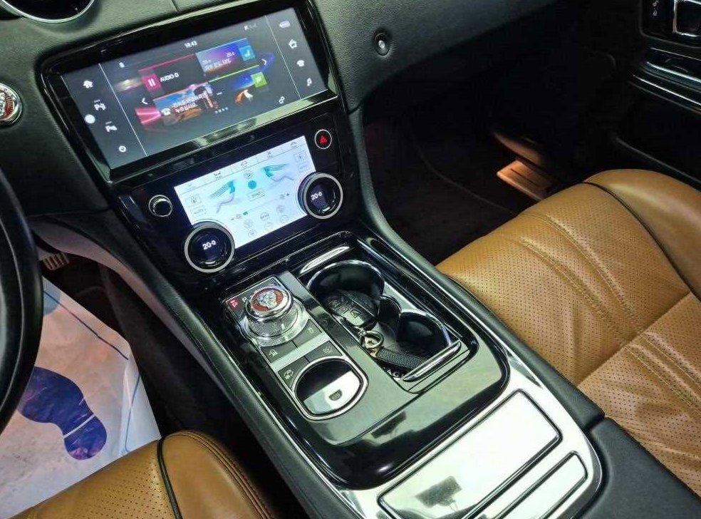 재규어 XJ 3.0D 사진 10